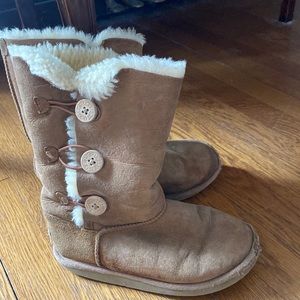 Girls Uggs size 2 - well worn but has life left